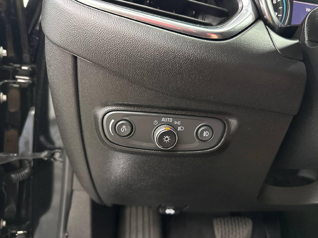 Used 2021 Chevrolet Equinox Premier FWD image 33