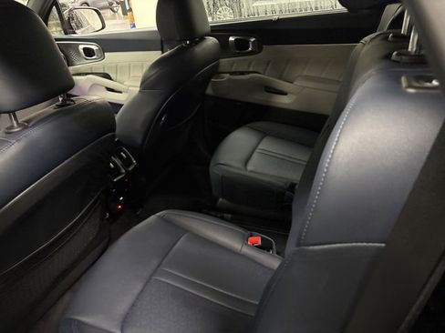 Used 2023 Kia Sorento SX Prestige image 15