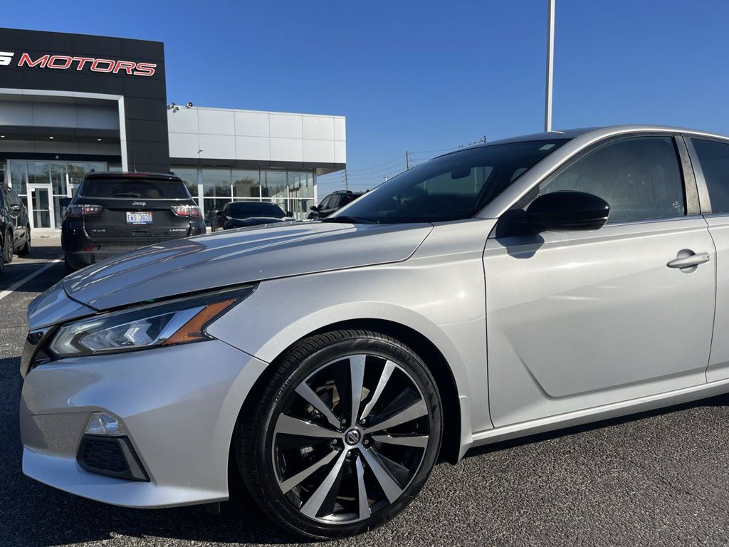Used 2019 Nissan Altima 2.5 SR w/ SR Premium Package FWD image 12