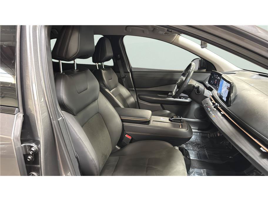 Used 2024 Nissan Ariya AWD image 27