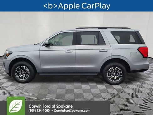 Used 2024 Ford Expedition XLT image 11