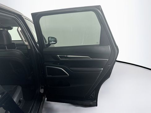 Used 2025 Kia Telluride S image 33