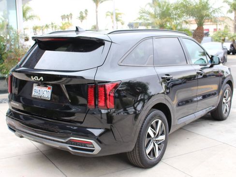 Used 2023 Kia Sorento S w/ Panoramic Sunroof Package image 9