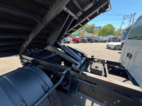 Used 2012 Ford F550 4x4 Regular Cab Super Duty w/ PWR Equipment Group image 36