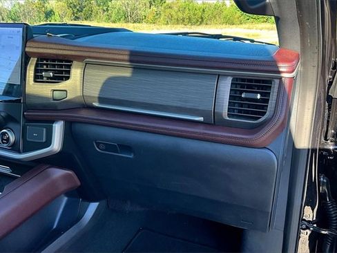 Used 2024 Ford Expedition Max Limited image 27