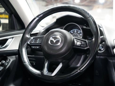 Used 2018 MAZDA MAZDA3 Touring image 13