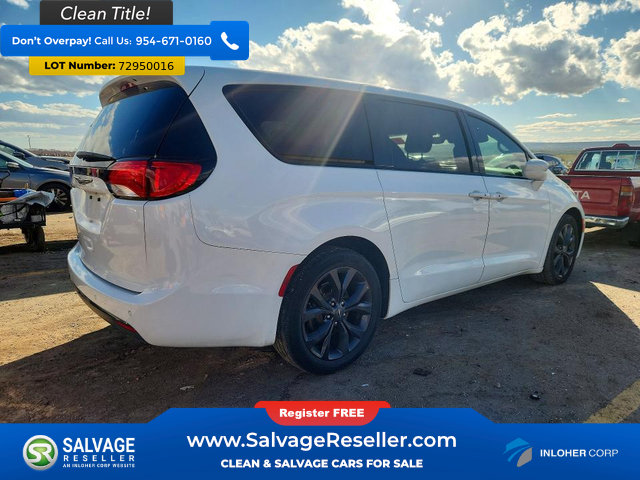Used 2020 Chrysler Pacifica Touring w/ S Appearance Package FWD image 4