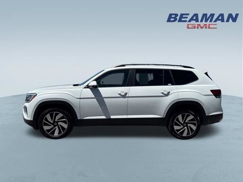 Used 2025 Volkswagen Atlas SE AWD/4WD image 4