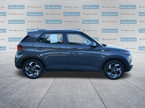 Used 2025 Hyundai Venue SEL FWD image 4