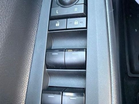 Used 2024 Toyota Prius Prime FWD image 32