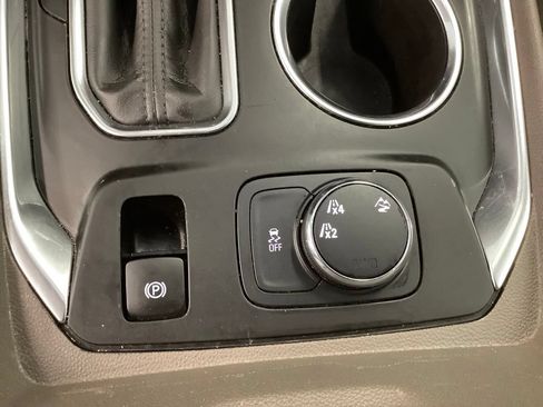 Used 2020 Chevrolet Traverse LT AWD/4WD image 21