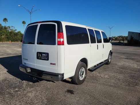 Used 2022 GMC Savana 3500 LS w/ Chrome Appearance Package image 6