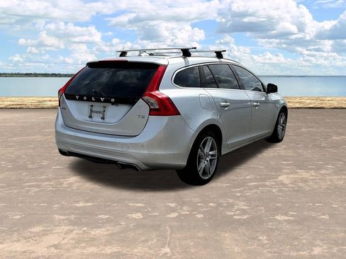 Used 2015 Volvo V60 T5 Premier image 11