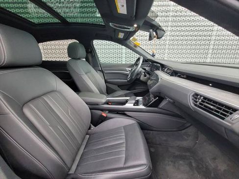 Used 2024 Audi Q8 e-tron Premium Plus w/ Premium Plus Package AWD/4WD image 22