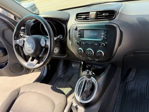 Used 2016 Kia Soul + FWD image 26