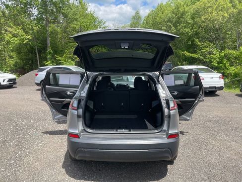 Used 2019 Jeep Cherokee Latitude w/ Popular Appearance Group AWD/4WD image 24