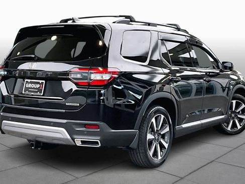Used 2024 Honda Pilot Touring image 13