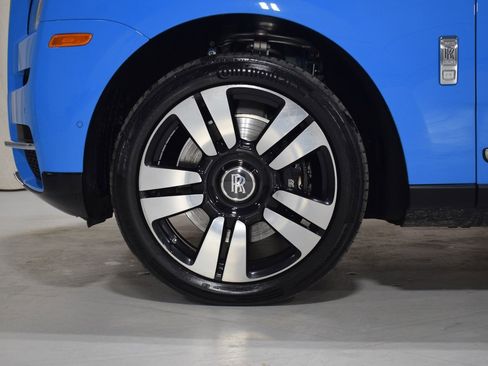 Certified 2022 Rolls-Royce Cullinan w/ Dynamic Package image 16