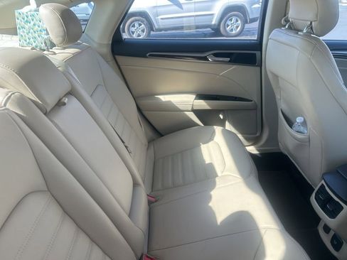 Used 2014 Ford Fusion SE w/ Equipment Group 502A image 3