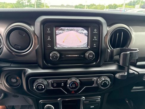 Used 2021 Jeep Wrangler Sport AWD/4WD image 13