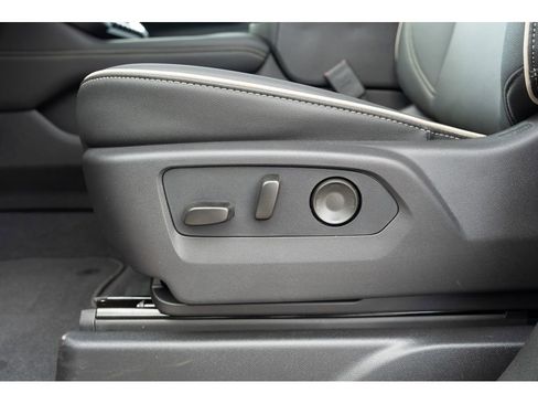 New 2026 GMC Yukon Elevation image 15