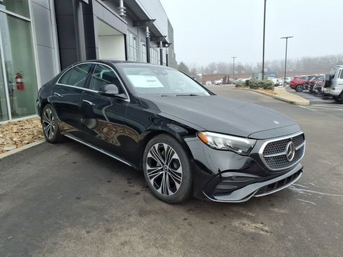 New 2026 Mercedes-Benz E 350 4MATIC Sedan image 8