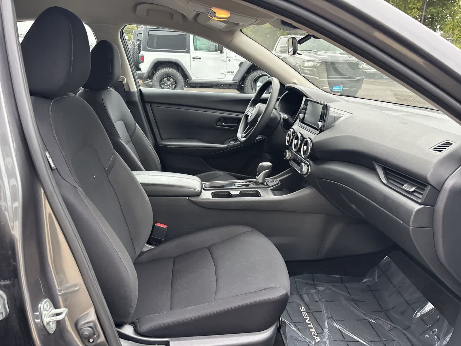 Used 2025 Nissan Sentra S FWD image 7