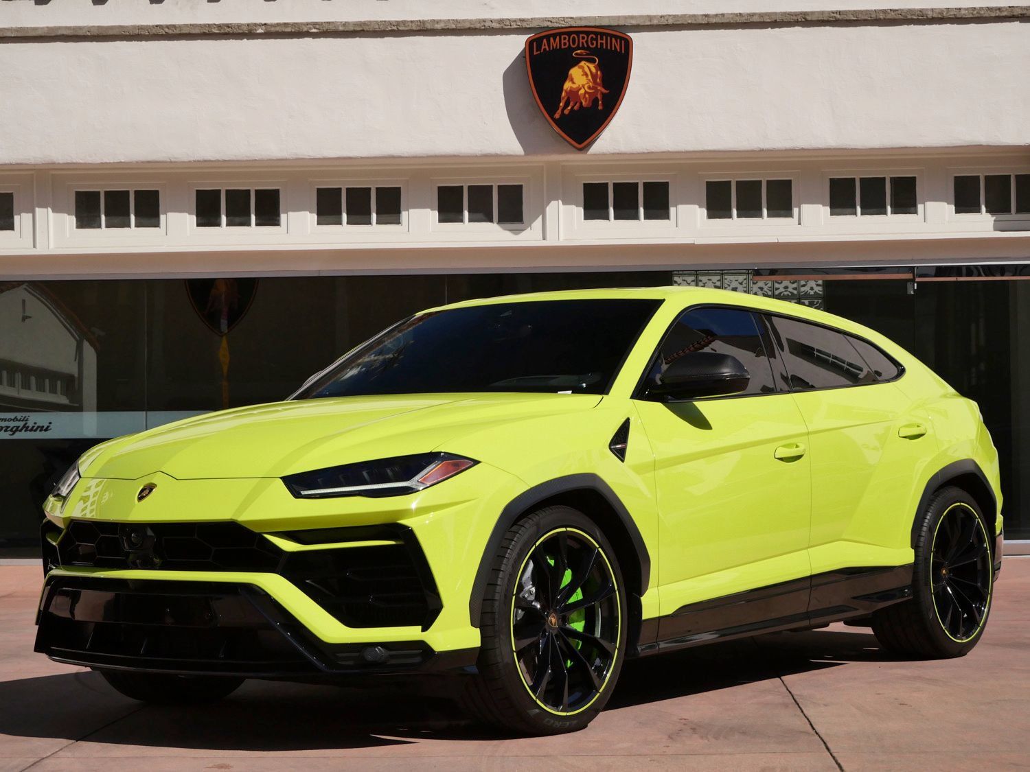 Used 2022 Lamborghini Urus AWD/4WD image 18