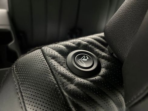 Used 2024 Hyundai Palisade Calligraphy image 21