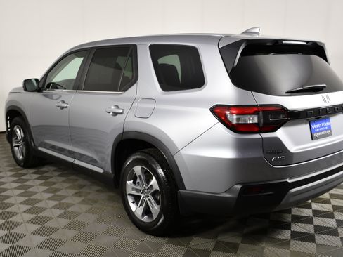 Certified 2025 Honda Pilot EX-L image 8