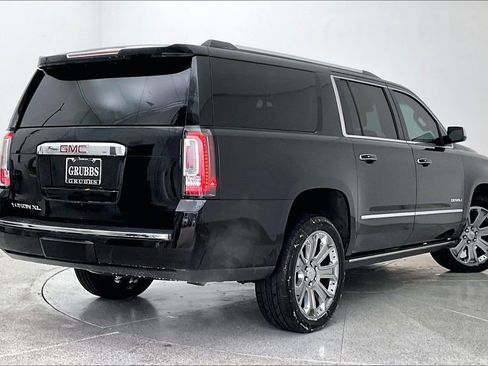 Used 2018 GMC Yukon XL Denali image 2