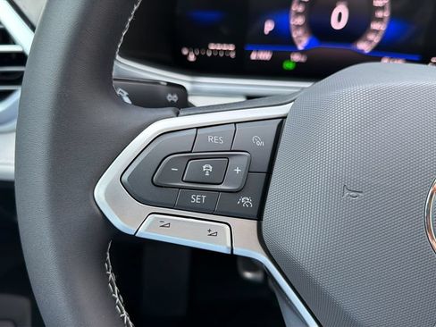 New 2026 Volkswagen Taos SE FWD image 20