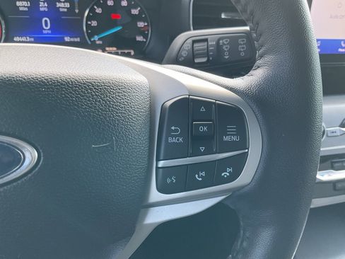 Used 2023 Ford Explorer XLT w/ Equipment Group 202A image 7