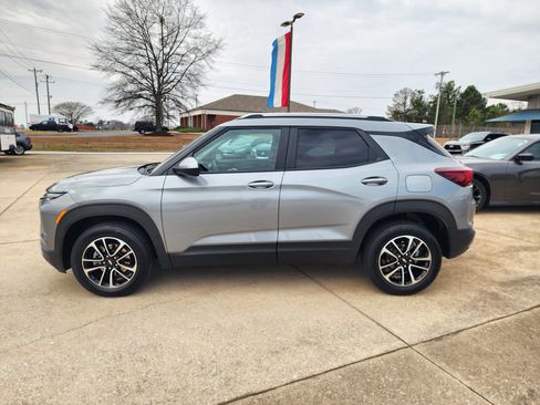 Used 2025 Chevrolet TrailBlazer LT image 8