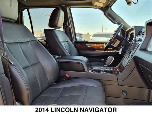 Used 2014 Lincoln Navigator 4WD image 25
