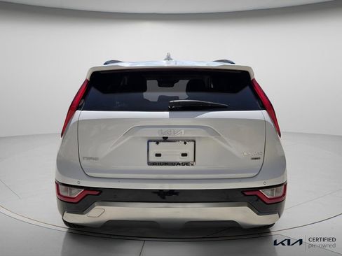 Certified 2023 Kia Niro EX Touring FWD image 6