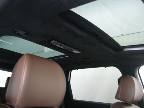 Certified 2022 Kia Telluride SX w/ SX Prestige Package image 3