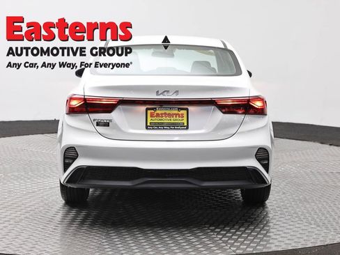 Used 2023 Kia Forte LXS FWD image 6