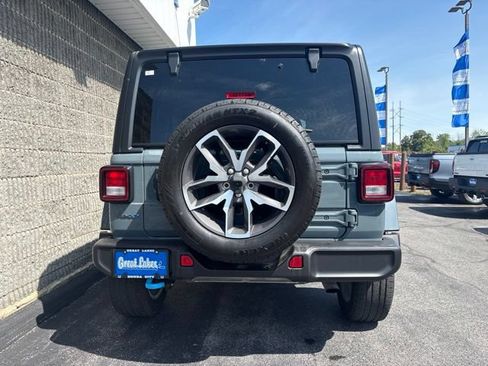 Used 2024 Jeep Wrangler Unlimited AWD/4WD image 6
