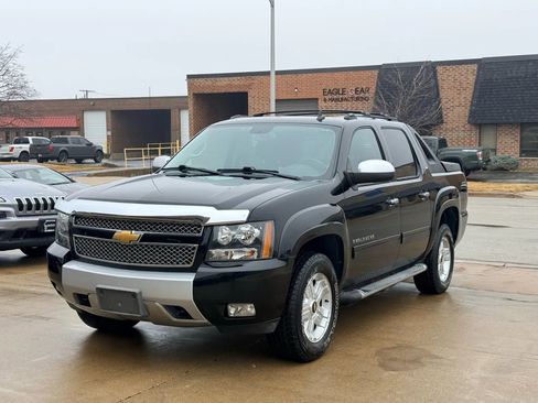 Used 2012 Chevrolet Avalanche LT image 1