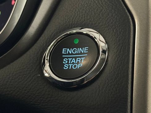 Used 2019 Ford Fusion SE FWD image 22
