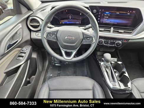 Used 2025 Chevrolet Trax ACTIV w/ Driver Confidence Package image 13