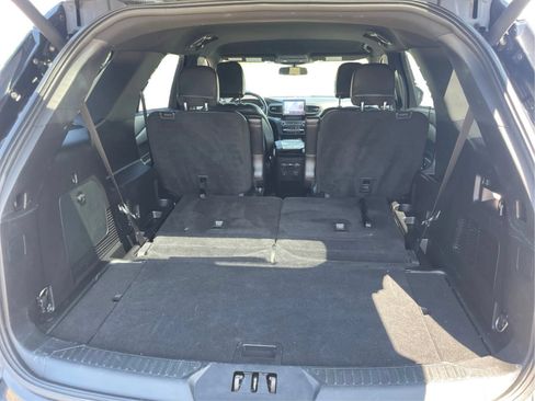 Used 2020 Ford Explorer XLT w/ Equipment Group 202A AWD/4WD image 18