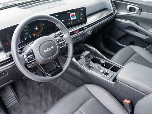 Used 2025 Kia Sorento EX image 2