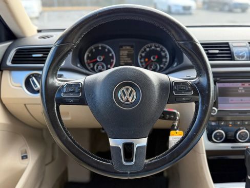 Used 2012 Volkswagen Passat 2.5 SE image 24