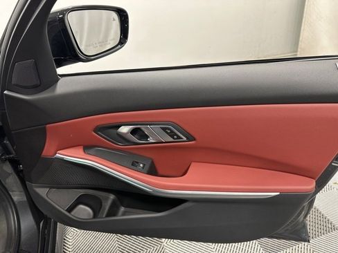 Used 2022 BMW 330e xDrive image 35