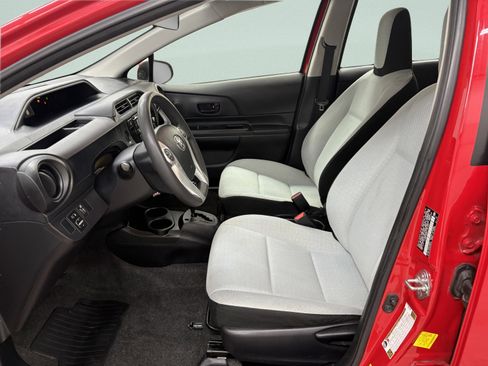 Used 2015 Toyota Prius C One FWD image 11