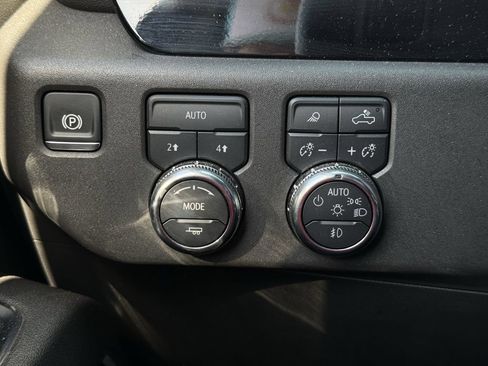 Used 2025 GMC Sierra 1500 SLT AWD/4WD image 22