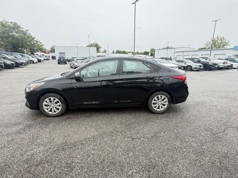 Used 2022 Hyundai Accent SE FWD image 5