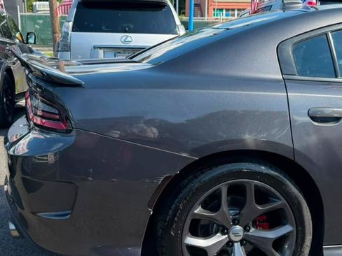 Used 2019 Dodge Charger R/T RWD image 10